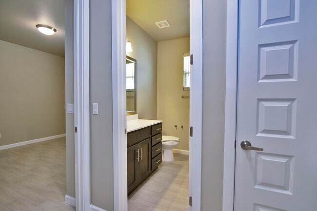 Building Photo - 729 C. Escondida