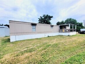 Building Photo - 312 Paddock St