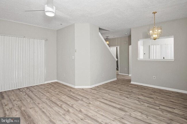 Building Photo - 3622 Elmcrest Ln