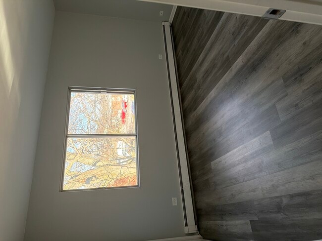 Building Photo - 110 W 66th St