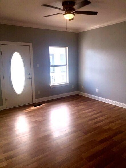 Large master bedroom - 1338 Tropical Cv