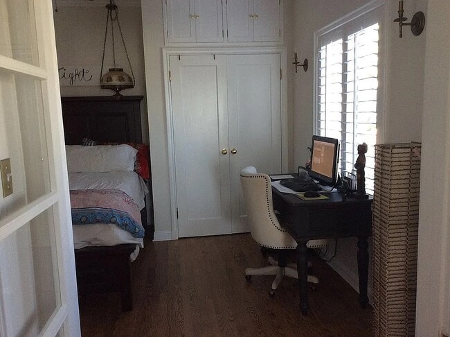 Building Photo - 304 Nevada Way