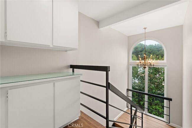 Building Photo - 5339 Coldwater Canyon Ave