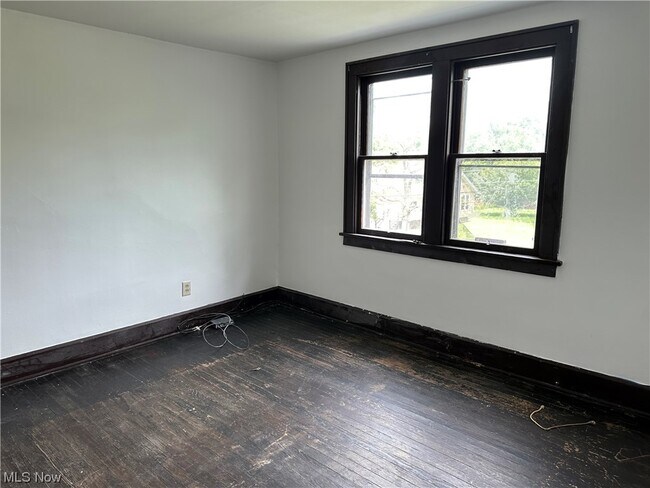 Building Photo - 91 Tremble Ave