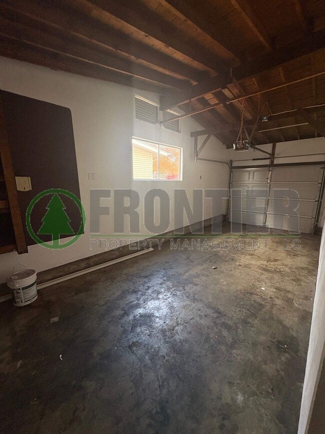 Building Photo - 3 Bedroom  House Located in Dellwood.