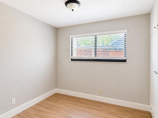 Building Photo - 4556 Beechnut Way
