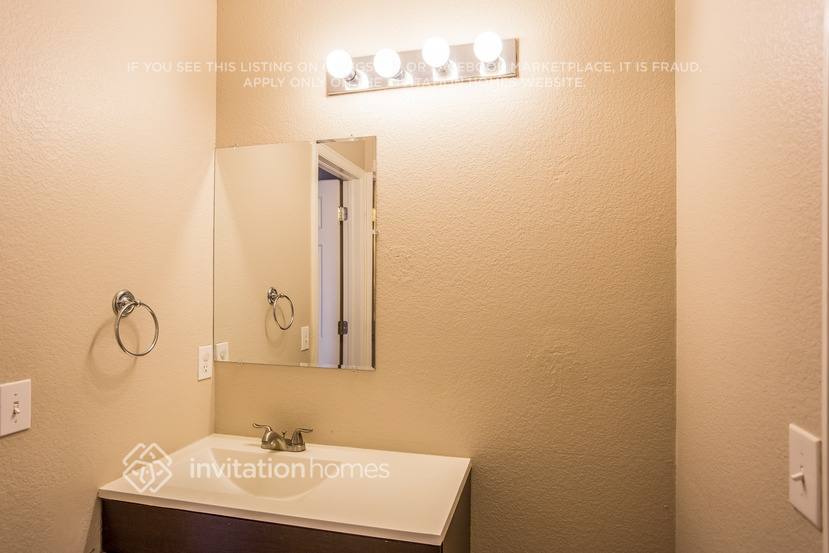 Building Photo - 9829 Kenton Cir