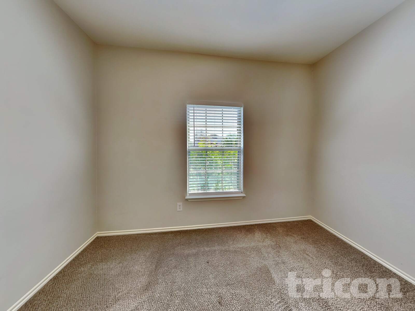 Building Photo - 1525 Trent Dr