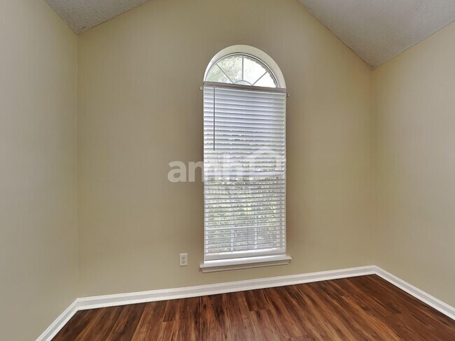 Building Photo - 388 Shady Oak Cir