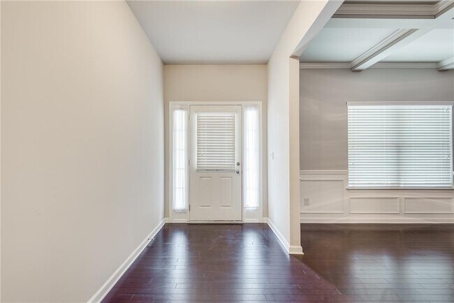 Building Photo - 933 Whitfield Oak Way NE