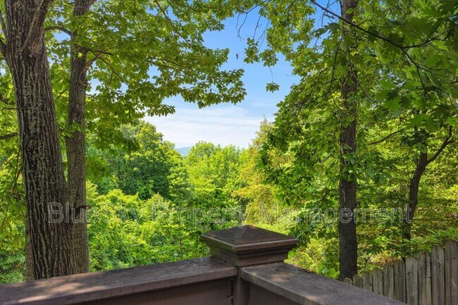 Building Photo - 1676 Royal Oak Ct