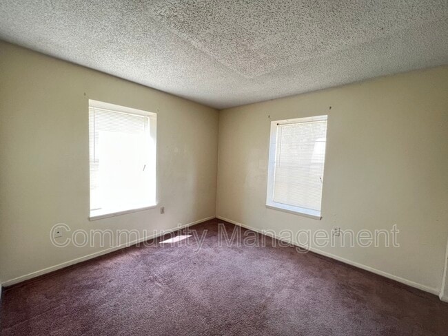 Building Photo - 680 Sharp Ln