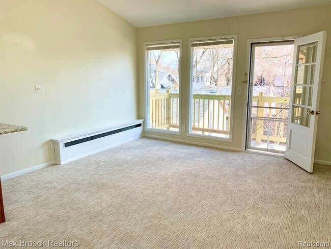 Building Photo - 156 N Worth St