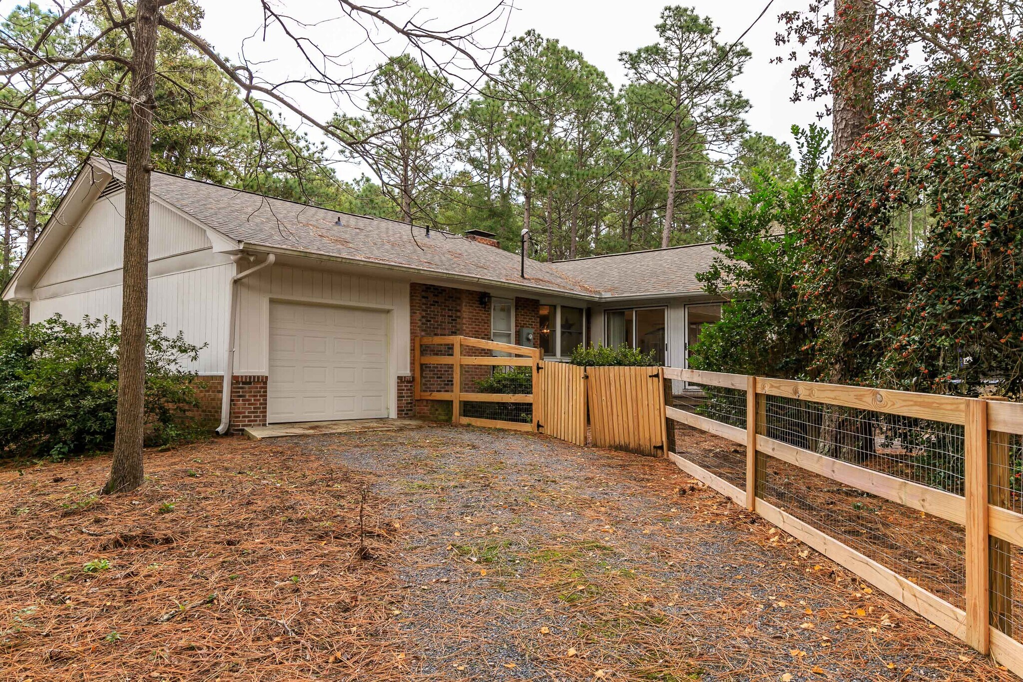 Building Photo - 380 Swoope Dr