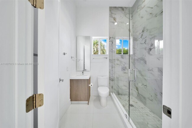 Building Photo - 10203 SW 136th St