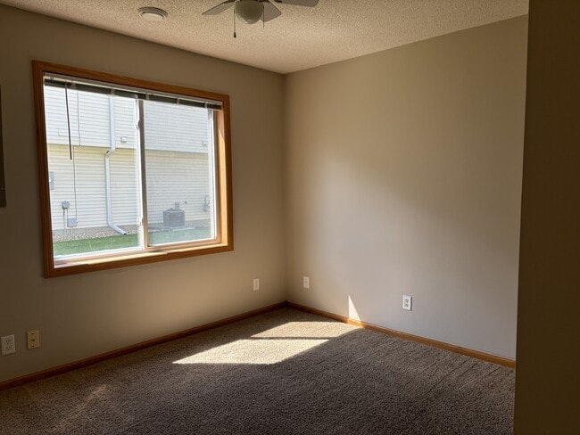 Building Photo - 1349 Willow Trail