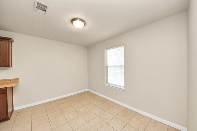 Building Photo - 26914 Springflight Ln
