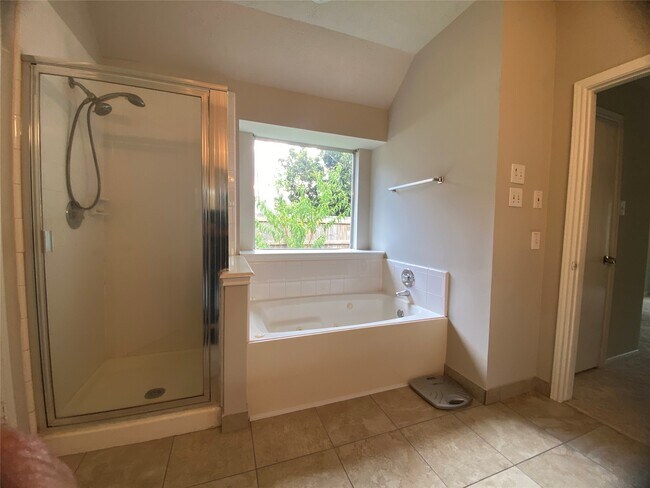 Building Photo - 15922 Williwaw Dr