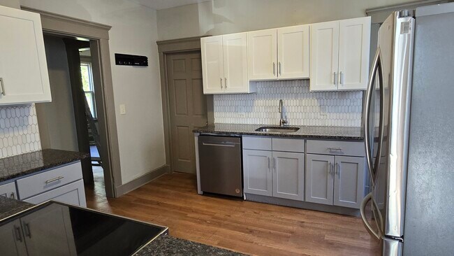 Building Photo - 47 Dickerman St