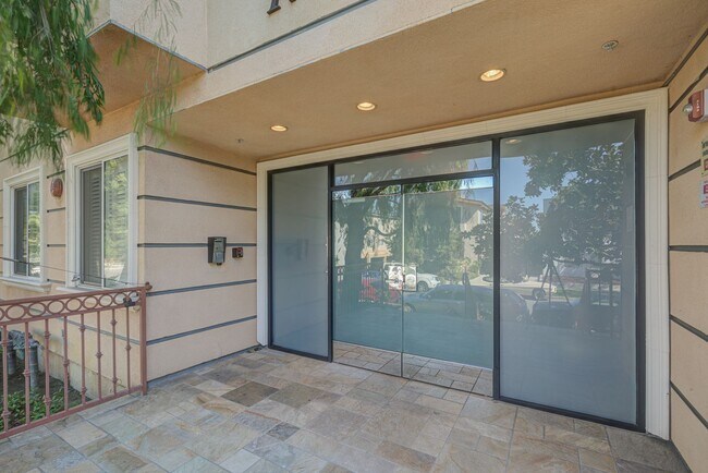 Building Photo - Massive Three Bedroom Two Bath Condo Available now!