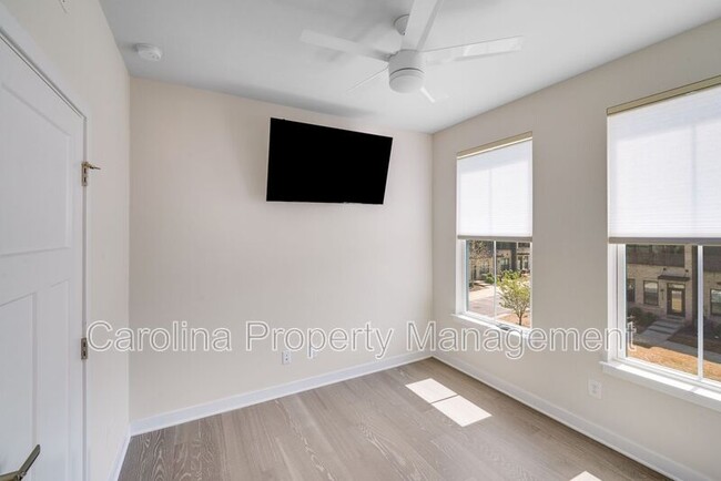 Building Photo - 326 Music Hall Wy