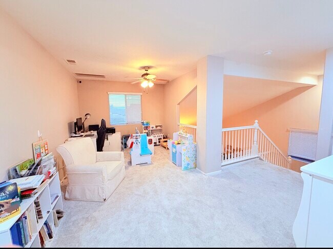 Building Photo - 30454 Silver Hawk Dr