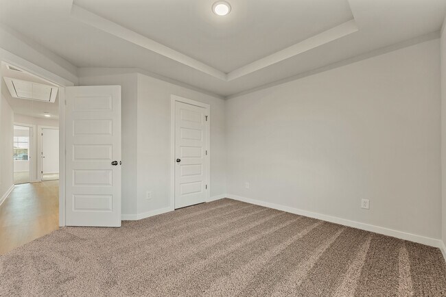 Building Photo - 7205 Chatfield Way