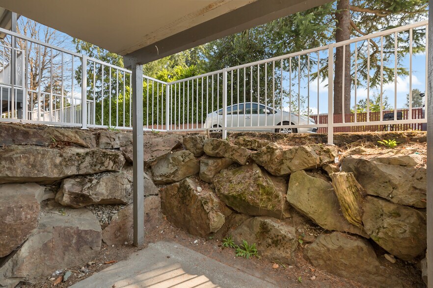 Building Photo - 11540 Pinehurst Way NE