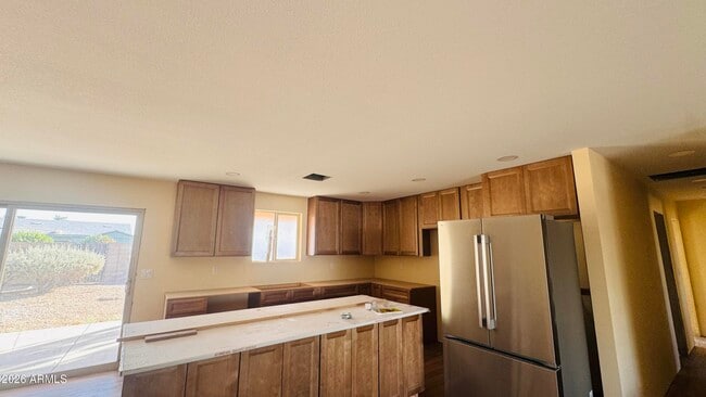 Building Photo - 8211 E Palm Ln