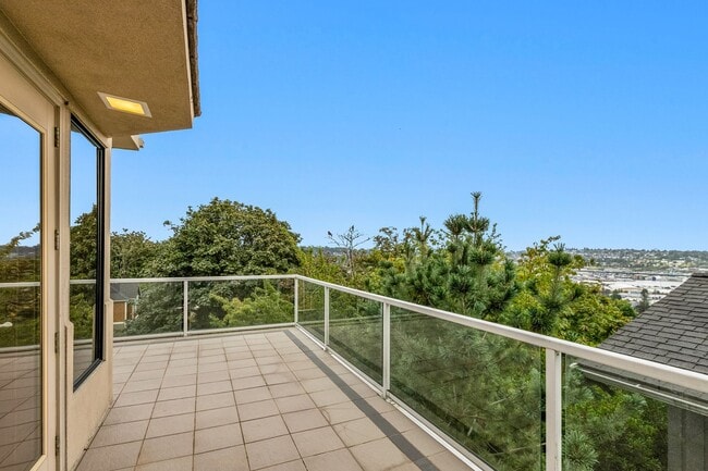 Building Photo - 4Bd/2.5Ba Seattle House