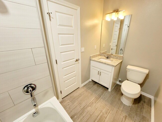 Building Photo - "Spacious 3-Bedroom Haven with Elegant Granite Touches in Weslaco!"