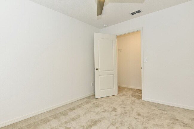 Building Photo - 720 Benoi Dr