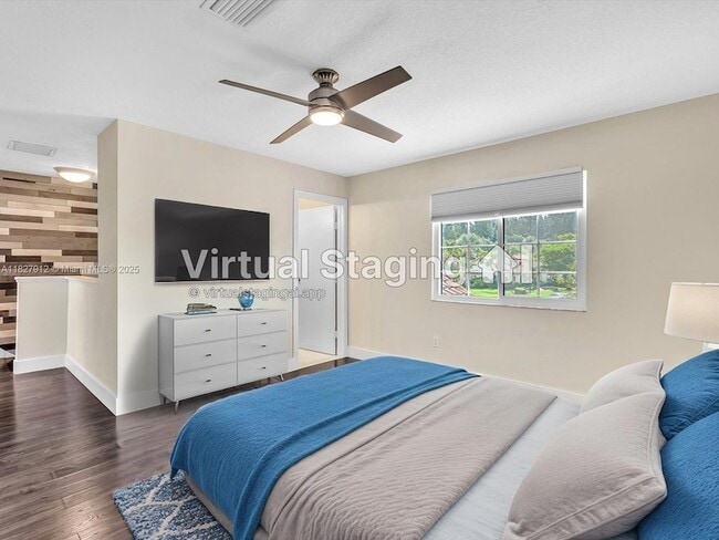 Building Photo - 10323 Hidden Springs Ct