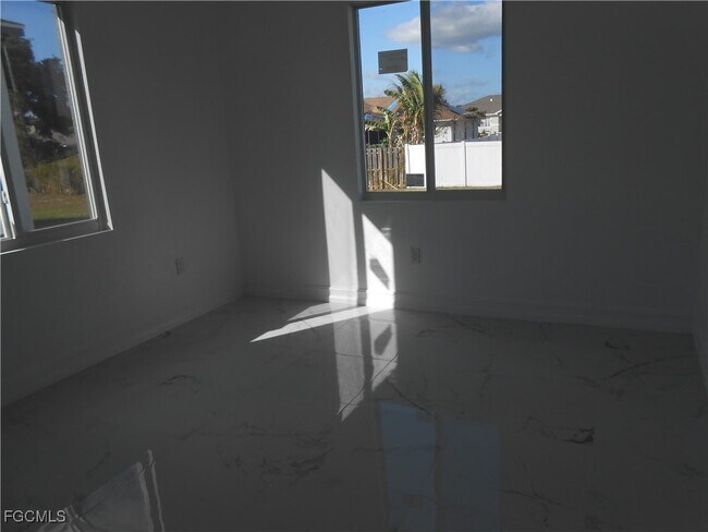 Building Photo - 3512 2nd St W