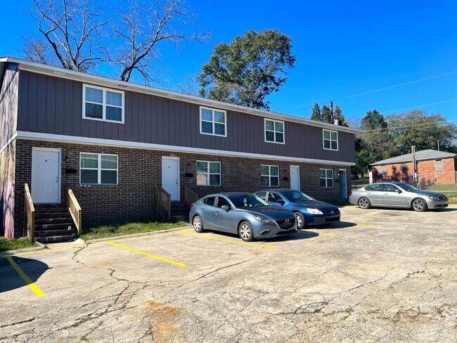 Building Photo - 458 Daffodil St