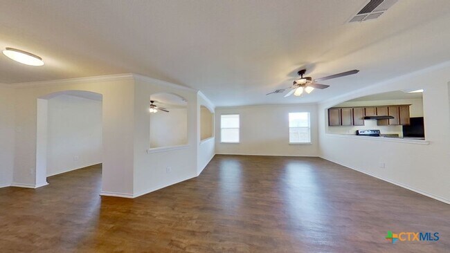 Building Photo - 411 Quail Hollow Dr
