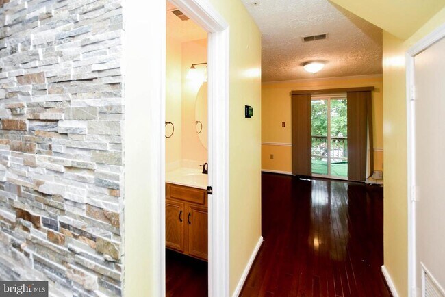 Building Photo - 7234 Tamo Ct