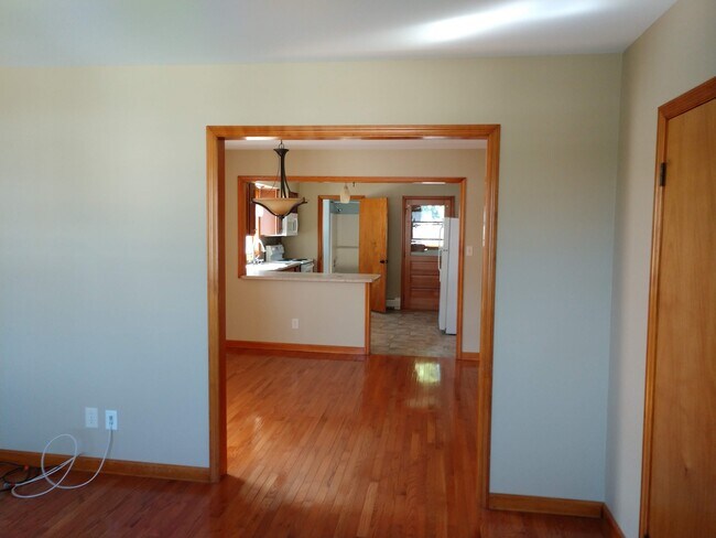 Building Photo - 315 N 7th Ave