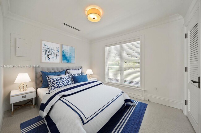 Building Photo - 9435 SW 100th St