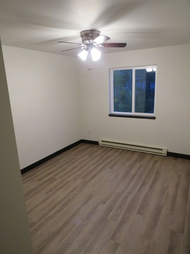 Building Photo - 5294 Christopher Dr