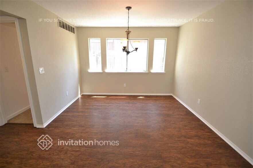 Building Photo - 4008 Tawny Meadow Way