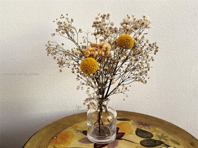 Building Photo - 18151 NE 31st Ct