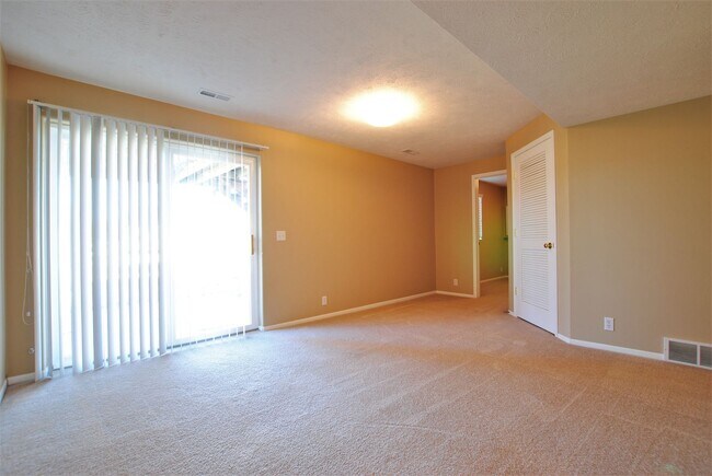 Building Photo - 3 bedroom / 2 Bath in Millard!