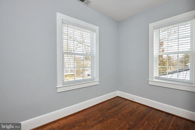 Building Photo - 4912 Brandywine St NW