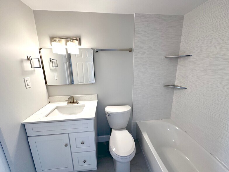 Building Photo - 234 Locust St