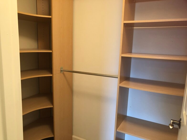 Primary walk in - 12289 SW 114th Ter