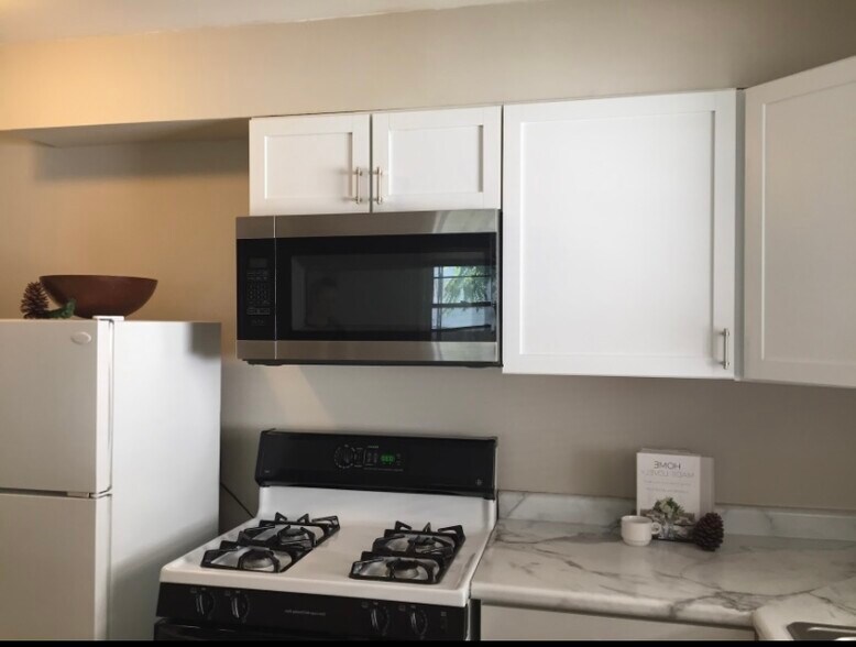 Building Photo - 193 Lake St