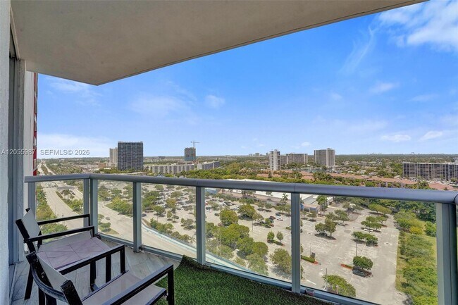 Building Photo - 2600 E Hallandale Beach Blvd