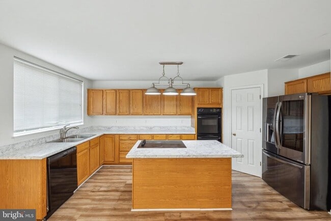 Building Photo - 8233 Ramseur Pl