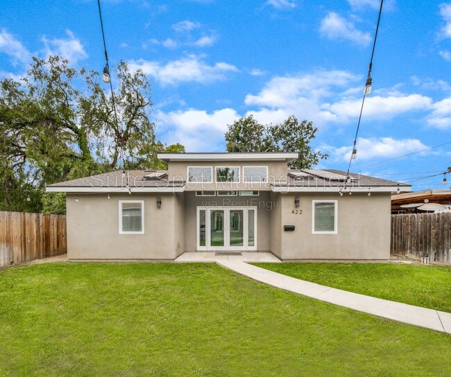 Building Photo - 420 N Batavia St